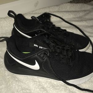 brand new nike volleyball shoes